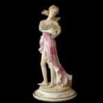 2369LF Κοπέλα με λουλούδια (Διαθέσιμο κατόπιν παραγγελίας)