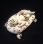 46132 Παιδάκι που κοιμάται με χρυσό και swarovski Sabadin (Διαθέσιμο κατόπιν παραγγελίας) - Image 3