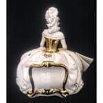 2348WG Καθιστή κυρία με χρυσό και swarovski Sabadin (Διαθέσιμο κατόπιν παραγγελίας) - Image 2