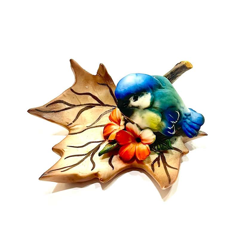 Πουλάκι σε φύλλο capodimonte