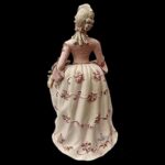 2373C Κυρία του ‘700 με καπέλο (Διαθέσιμο κατόπιν παραγγελίας) - Image 2