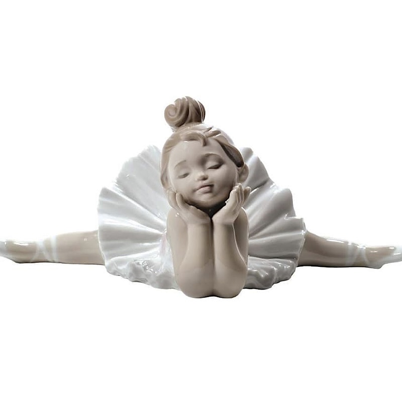 02001688 Ready for my debut