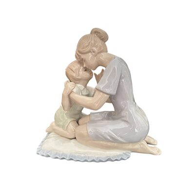 Πορσελάνινη φιγούρα μητέρα με αγοράκι