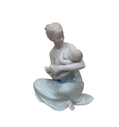 Πορσελάνινη φιγούρα μητέρα με μωρό